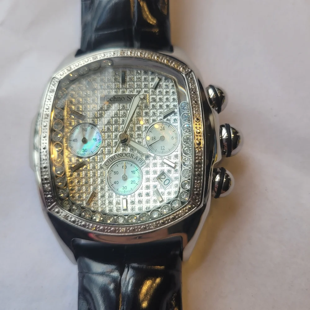 Techno Swiss Black Wearable Watch w/case - Picture 3 of 4